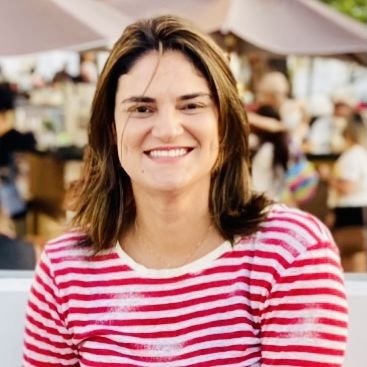 Prof. Camila Lima