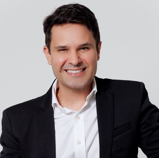 Dr. Matheus Jardelino Dias