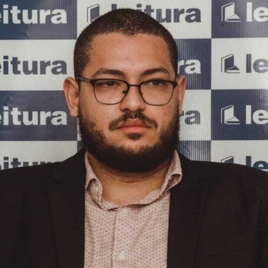 Prof. Lucas Chagas Moreira
