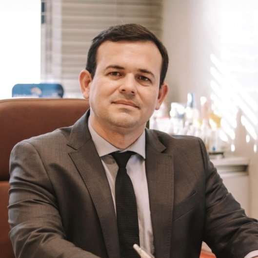 Dr. Cássio Borges