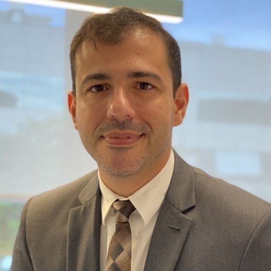 Dr. Edson Salvador