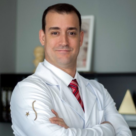 Dr. Carlos Eduardo Miranda