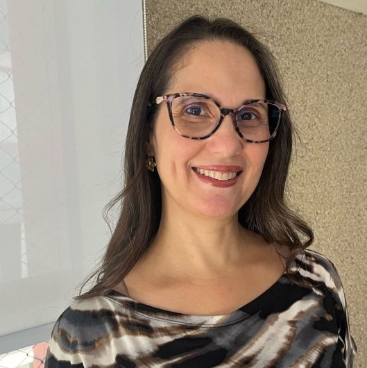 Dra. Karina Tavares Oliveira
