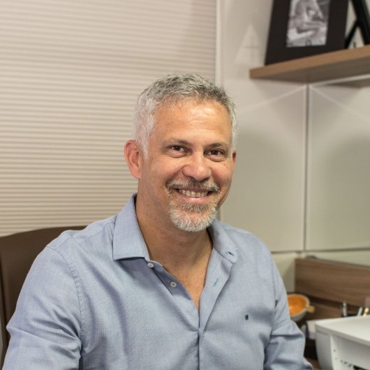 Dr. Marcelo Tavares Vianna