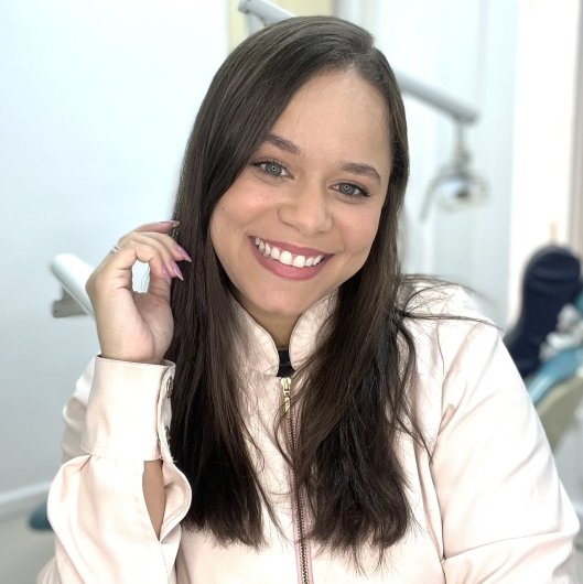 Dra. Laíza Lucas