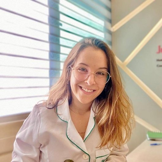Thais Della Vechia