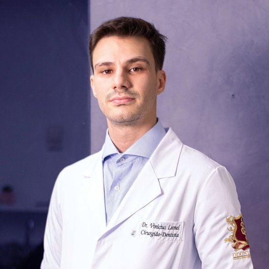 Dr. Vinicius Leonel