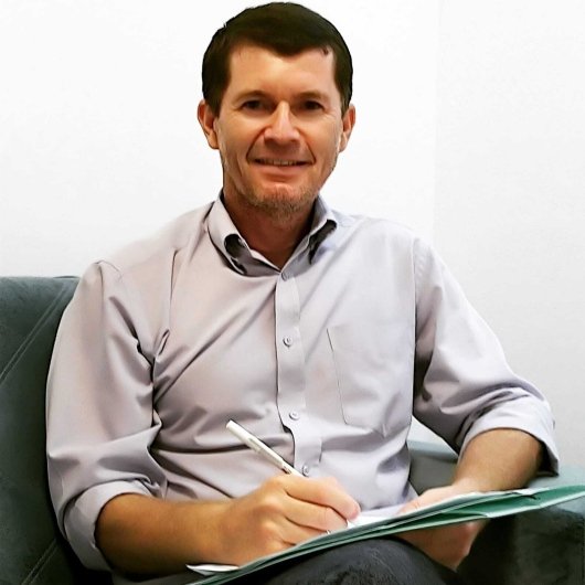 Dr. José Vernely Moreira Cunha