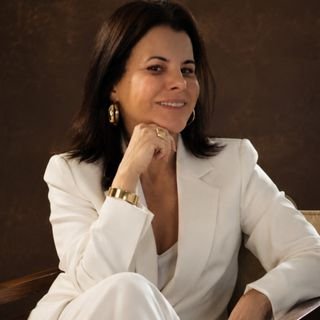 Dra. Claudia Teixeira de Araujo