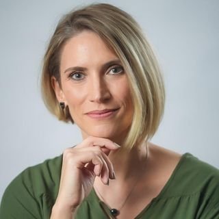 Dra. Letícia Mayer