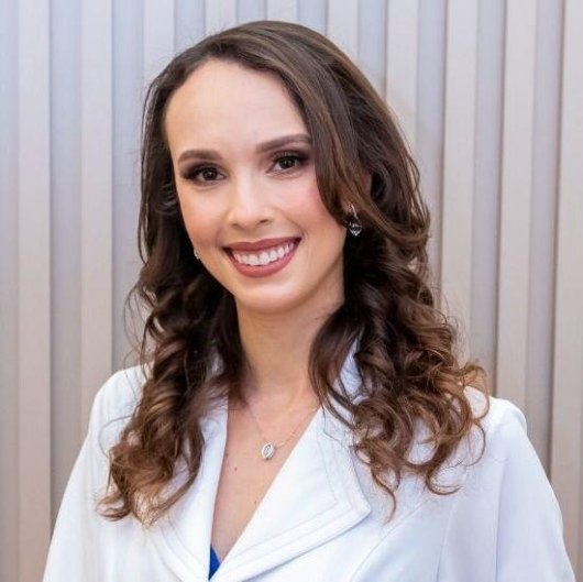 Dra. Aline Dumont Braga Tavares