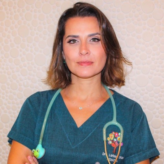 Dra. Larissa Oliveira Dias