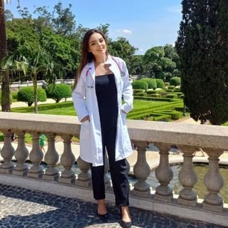Dra. Brunna Caroline Spina Viriato