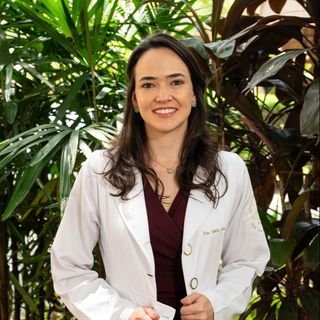 Dra. Camila Cardoso Paes Carvalho