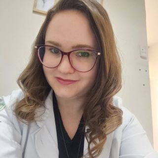 Dra. Débora Tomaz