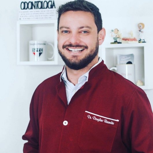 Dr. Douglas Brandao