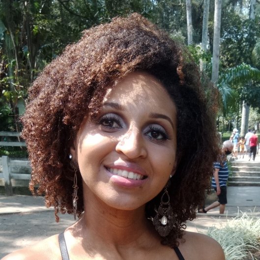 Laurence Maria Matheos dos Santos de Oliveira