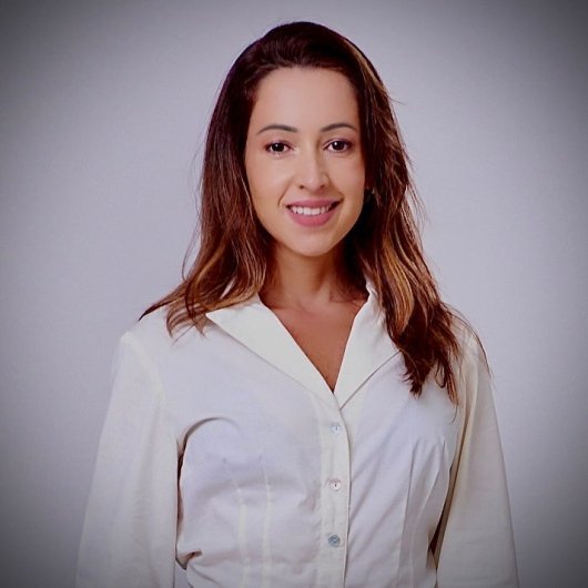 Dra. Aline Santoro Lopes