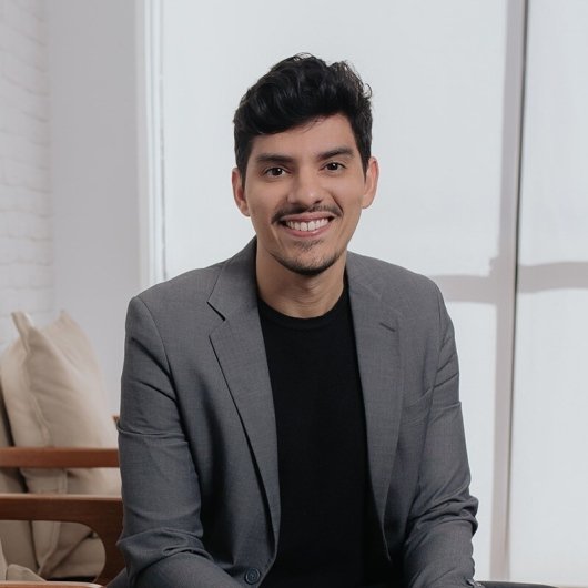 Dr. Flávio Lins