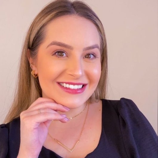 Dra. Larissa Carvalho
