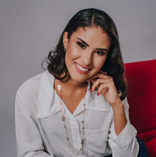Dra. Vanessa dos Santos de Araújo