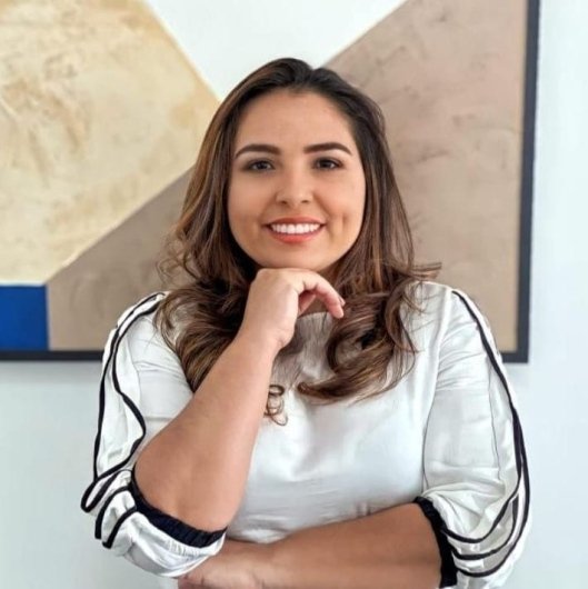 Dra. Erislene Costa de Oliveira