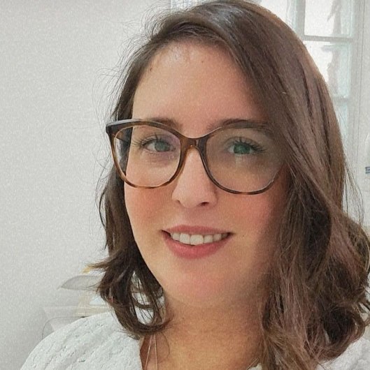 Dra. Maite Cruvinel Oliveira
