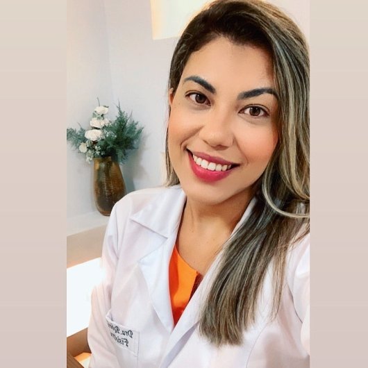 Dra. Roberta Fabrício Leal