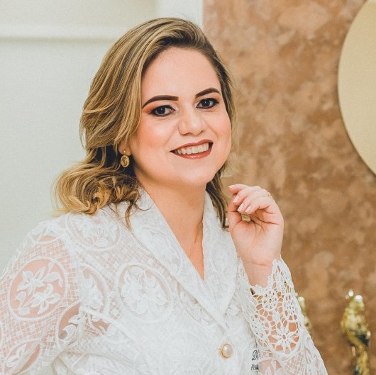 Dra. Lívia Gabriela Rocha Santos de Oliveira Saliba