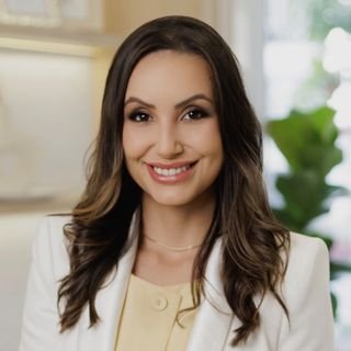 Dra. Amanda Rocha .