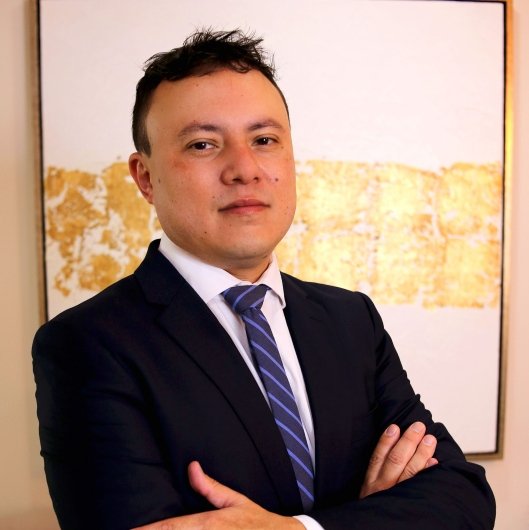 Dr. Leandro Tomita