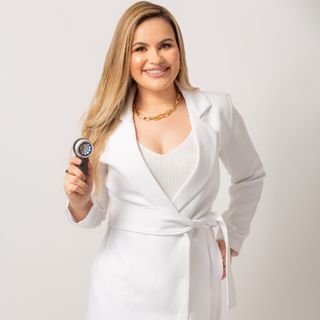 Dra. Hanna Temponi Benevides Henriques