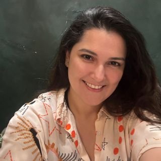 Dra. Renata Costa de Azevedo
