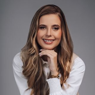 Dra. Clara Diniz de Barros
