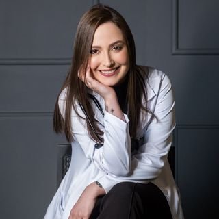 Dra. ANA LUISA GONÇALVES CRESPO BRANDÃO