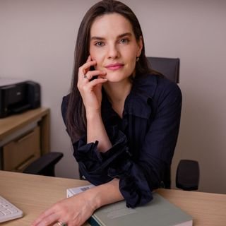 Dra. Caroline Rodrigues De Souza