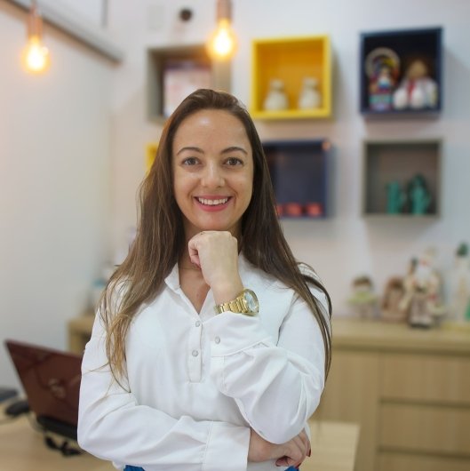 Dra. Júlia Aparecida Nascimento