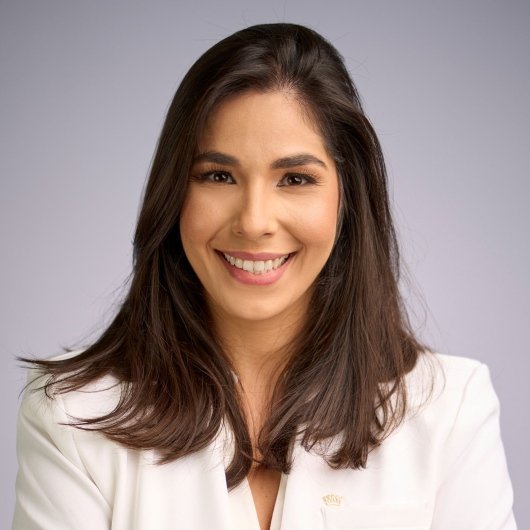 Dra. Thais Fávaro