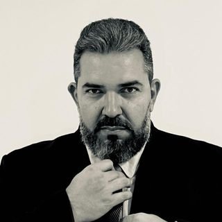 Dr. Gustavo Dênis Paiva Whitehurst