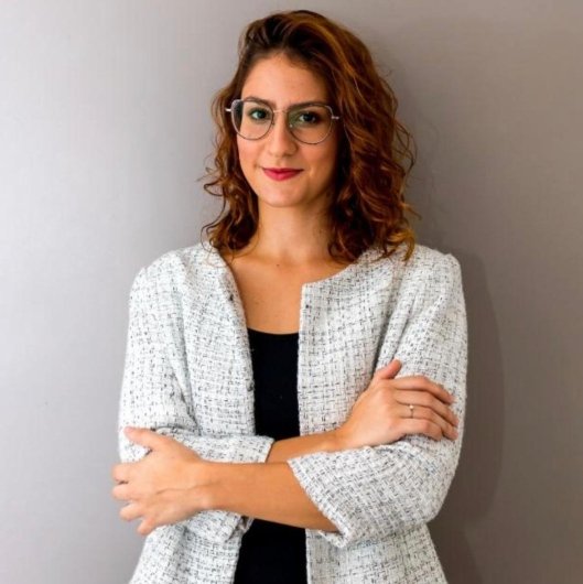 Dra. Lívia Campos