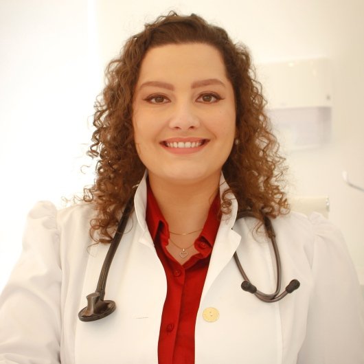 Dra. Vitoria Biasin Gonçalves