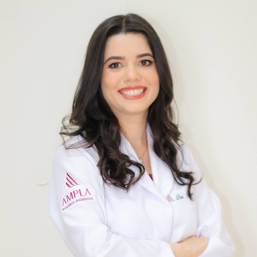 Dra. Thais Naves Faria