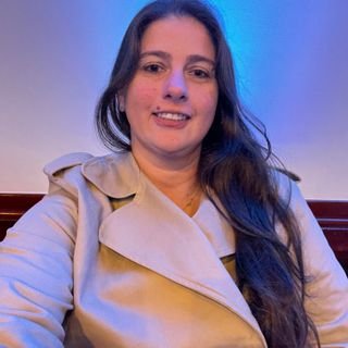 Dra. Kelly Schneider