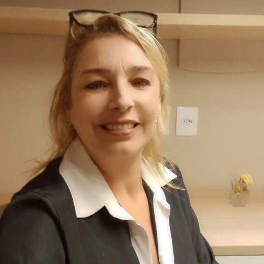 Claudia H. Aguiar D' Elia