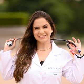 Dra. Isabela Brandolezi