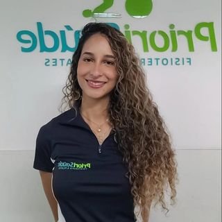 Dra. Érika Freire