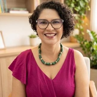Dr. Elaine Maria Carvalho Correia
