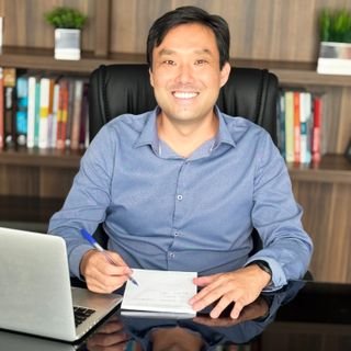 Dr. Gustavo Takarada