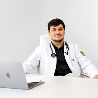 Dr. Everton de Souza Teodoro