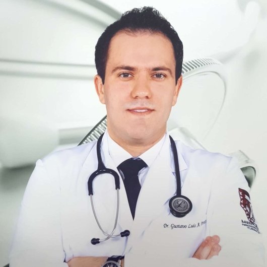 Dr. Gustavo Luís Amoroso Perotti